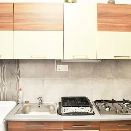 Amazon Near The Famous Party Boulevard *