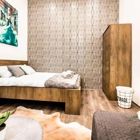 Amazon Near The Famous Party Boulevard 아파트